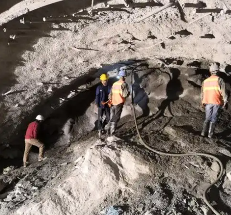 康乐拱顶带模注浆料的施工流程及注意事项